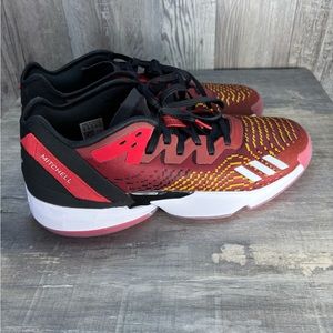 Adidas SM D.O.N. Issue 4 Badged Basketball Louisville Cardinals Limited Ed. 16